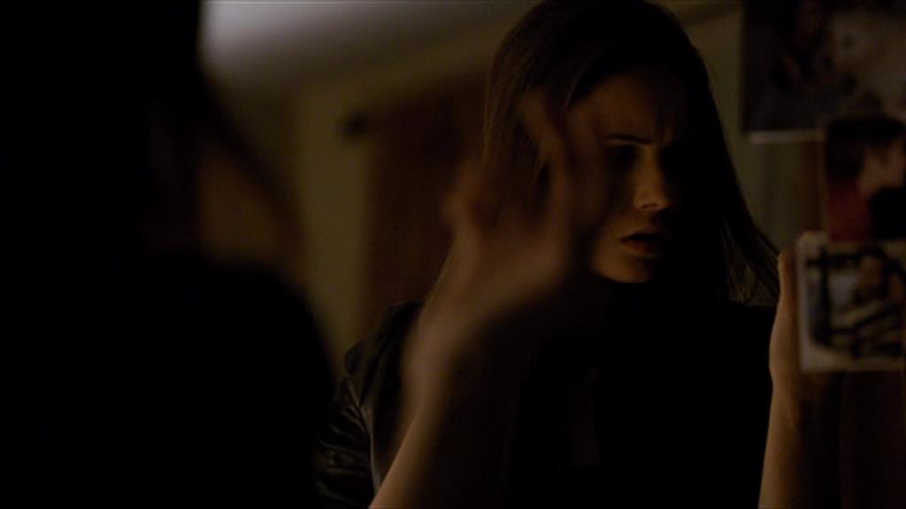 VampireDiariesWorld-dot-org_TVD-S1-SpecialFeatures_WhenVampireDontSuck_Captures00017.jpg VampireDiariesWorld-dot-org_TVD-S1-SpecialFeatures_WhenVampireDontSuck_Captures00017.jpg