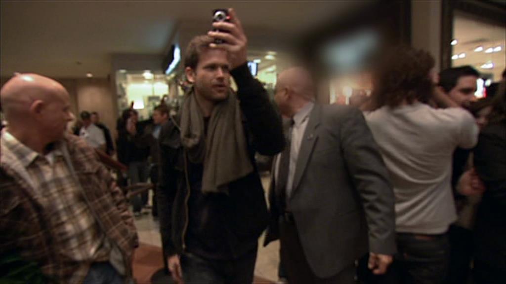 VampireDiariesWorld-dot-org_TVD-S1-SpecialFeatures_WhenVampireDontSuck_Captures00826.jpg