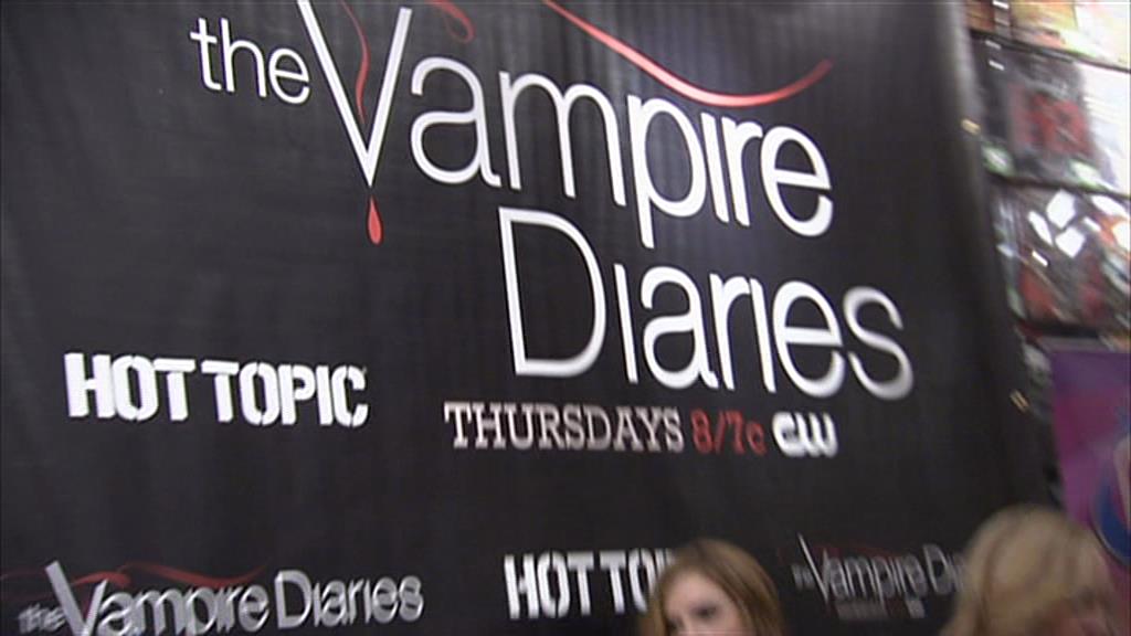VampireDiariesWorld-dot-org_TVD-S1-SpecialFeatures_WhenVampireDontSuck_Captures00888.jpg VampireDiariesWorld-dot-org_TVD-S1-SpecialFeatures_WhenVampireDontSuck_Captures00888.jpg