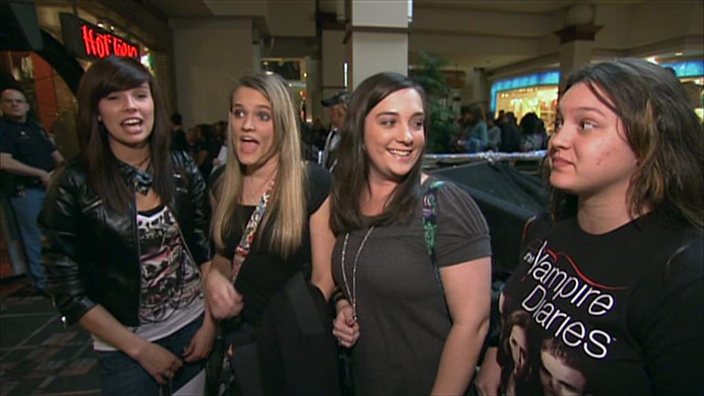 VampireDiariesWorld-dot-org_TVD-S1-SpecialFeatures_WhenVampireDontSuck_Captures00951.jpg