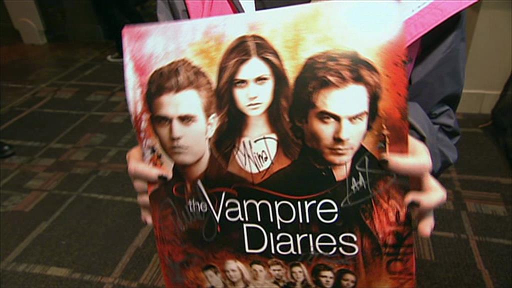VampireDiariesWorld-dot-org_TVD-S1-SpecialFeatures_WhenVampireDontSuck_Captures00952.jpg VampireDiariesWorld-dot-org_TVD-S1-SpecialFeatures_WhenVampireDontSuck_Captures00952.jpg