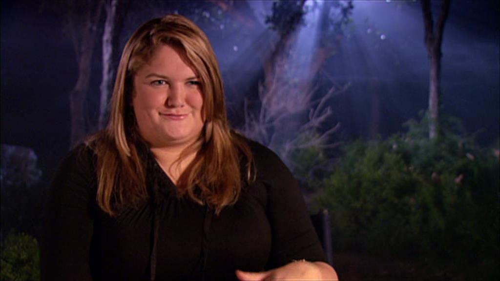 VampireDiariesWorld-dot-org_TVD-S1-SpecialFeatures_WhenVampireDontSuck_Captures00983.jpg