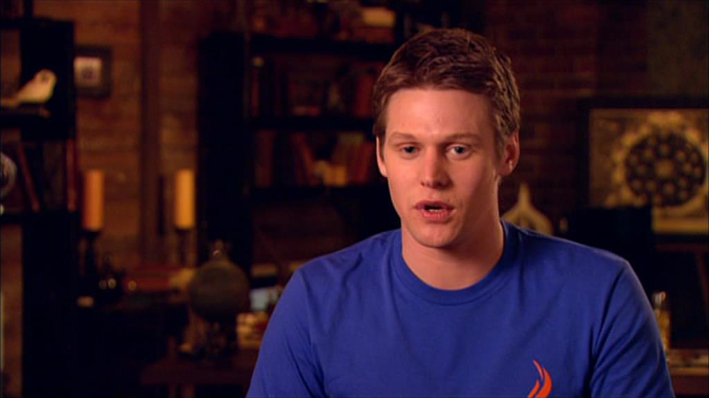 VampireDiariesWorld-dot-org_TVD-S1-SpecialFeatures_WhenVampireDontSuck_Captures00986.jpg