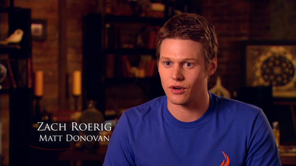 VampireDiariesWorld-dot-org_TVD-S1-SpecialFeatures_WhenVampireDontSuck_Captures00987.jpg