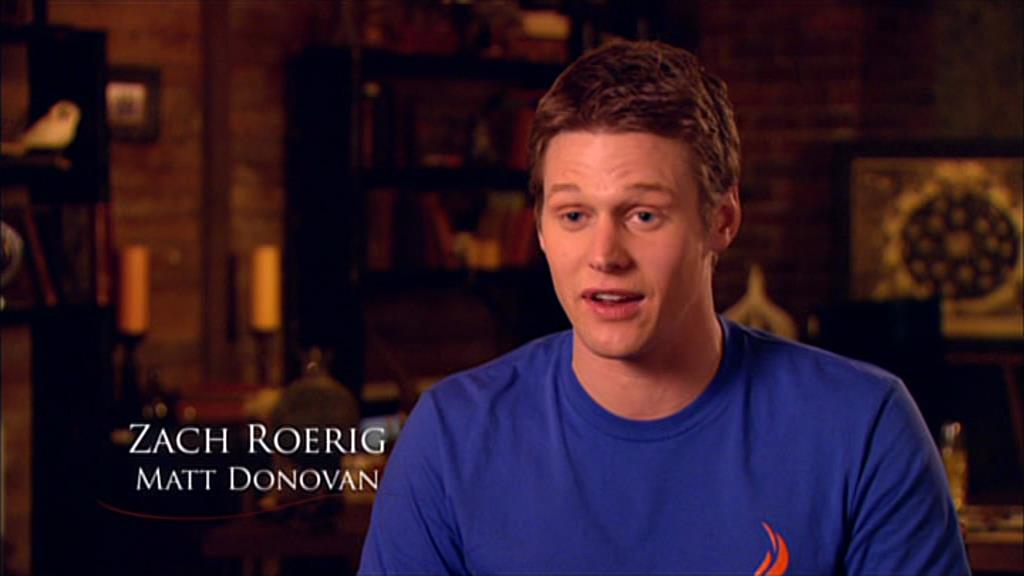 VampireDiariesWorld-dot-org_TVD-S1-SpecialFeatures_WhenVampireDontSuck_Captures00991.jpg