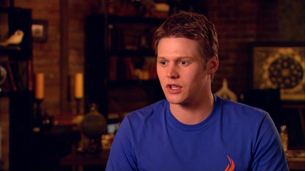 VampireDiariesWorld-dot-org_TVD-S1-SpecialFeatures_WhenVampireDontSuck_Captures00994.jpg