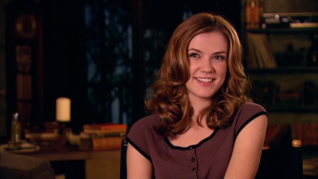 VampireDiariesWorld-dot-org_TVD-S1-SpecialFeatures_WhenVampireDontSuck_Captures01003.jpg