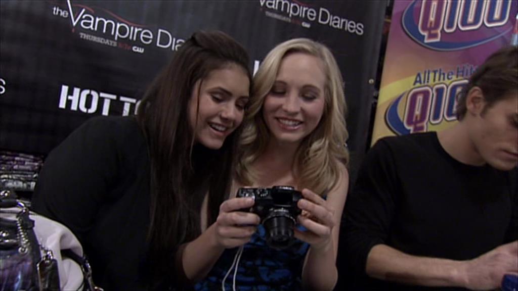 VampireDiariesWorld-dot-org_TVD-S1-SpecialFeatures_WhenVampireDontSuck_Captures01025.jpg VampireDiariesWorld-dot-org_TVD-S1-SpecialFeatures_WhenVampireDontSuck_Captures01025.jpg