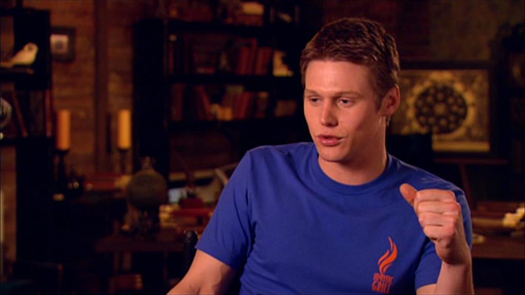 VampireDiariesWorld-dot-org_TVD-S1-SpecialFeatures_WhenVampireDontSuck_Captures01068.jpg