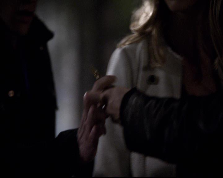 VampireDiariesWorld-dot-org_2x20TheLastDay1950.jpg VampireDiariesWorld-dot-org_2x20TheLastDay1950.jpg