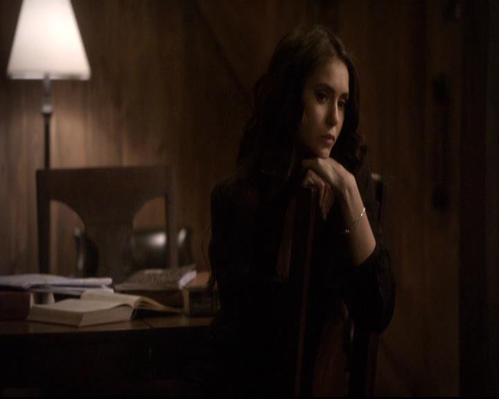 VampireDiariesWorld-dot-org_2x20TheLastDay1974.jpg