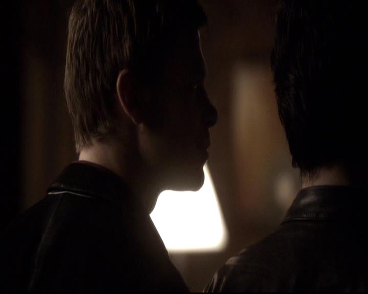 VampireDiariesWorld-dot-org_2x20TheLastDay2080.jpg