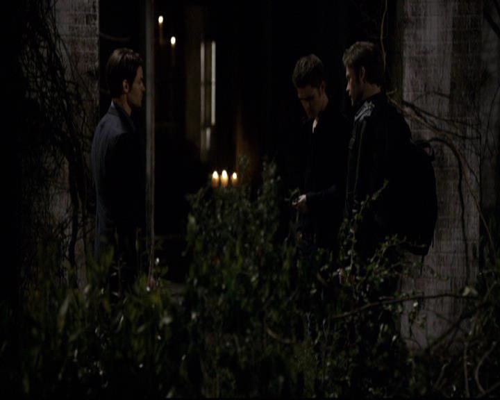 VampireDiariesWorld-dot-org_2x21TheSunAlsoRises0287.jpg