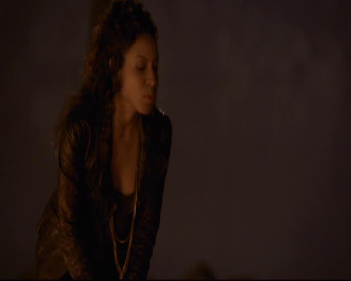 VampireDiariesWorld-dot-org_2x21TheSunAlsoRises0355.jpg