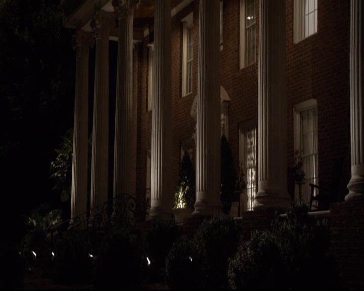 VampireDiariesWorld-dot-org_2x21TheSunAlsoRises0391.jpg