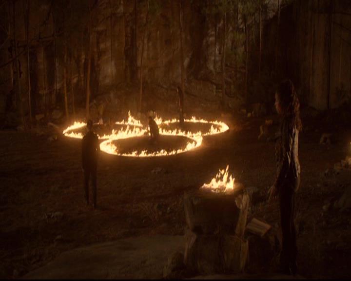 VampireDiariesWorld-dot-org_2x21TheSunAlsoRises0532.jpg