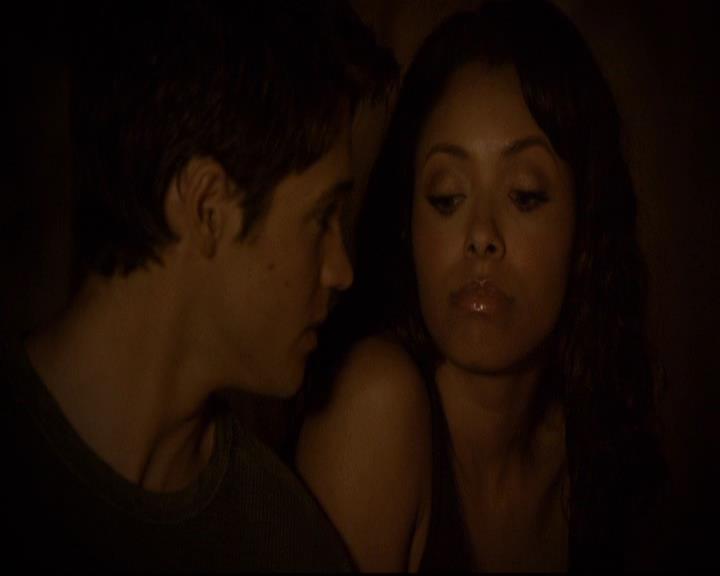 VampireDiariesWorld-dot-org_2x21TheSunAlsoRises0586.jpg