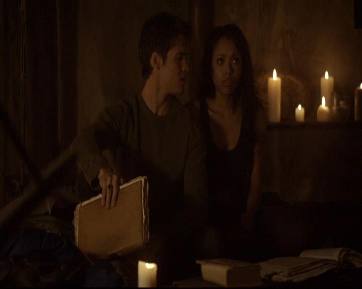 VampireDiariesWorld-dot-org_2x21TheSunAlsoRises0612.jpg