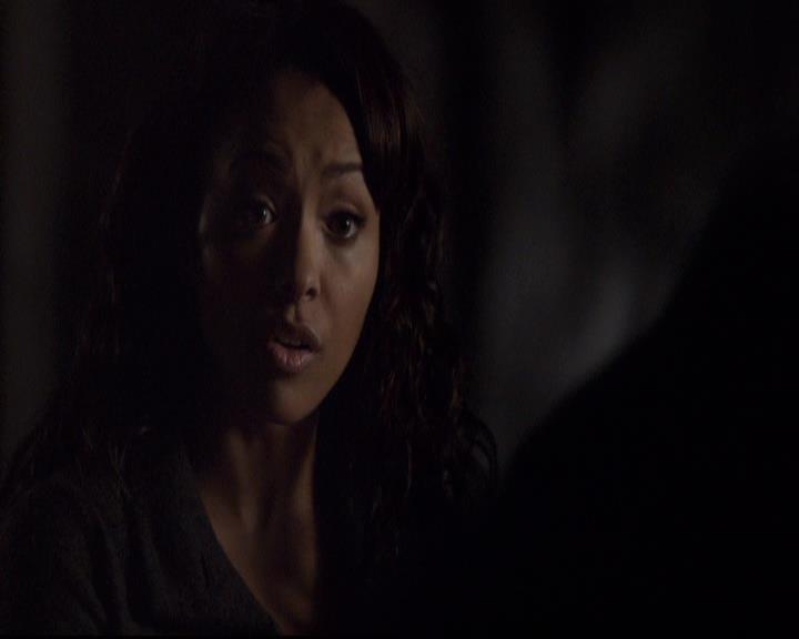 VampireDiariesWorld-dot-org_2x21TheSunAlsoRises0637.jpg