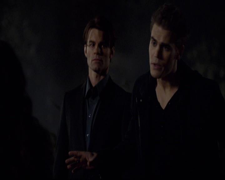 VampireDiariesWorld-dot-org_2x21TheSunAlsoRises0640.jpg