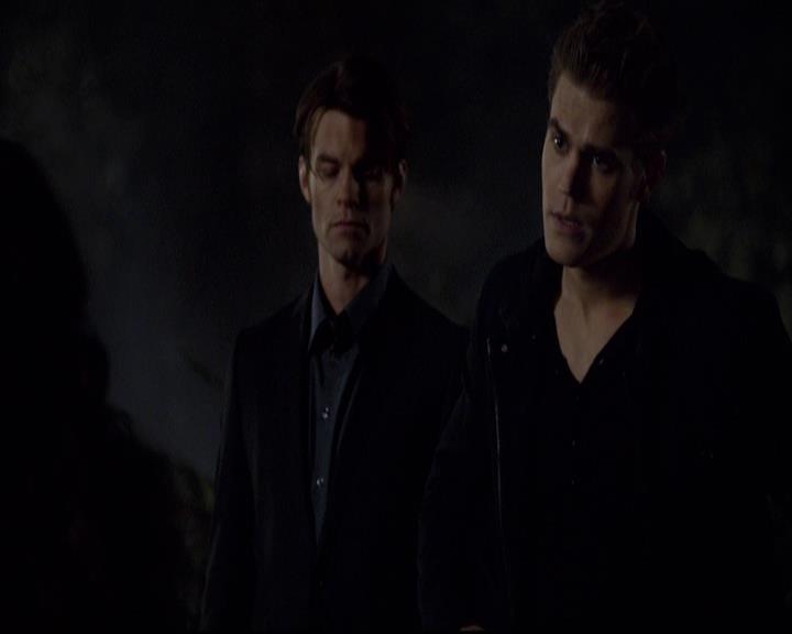 VampireDiariesWorld-dot-org_2x21TheSunAlsoRises0641.jpg