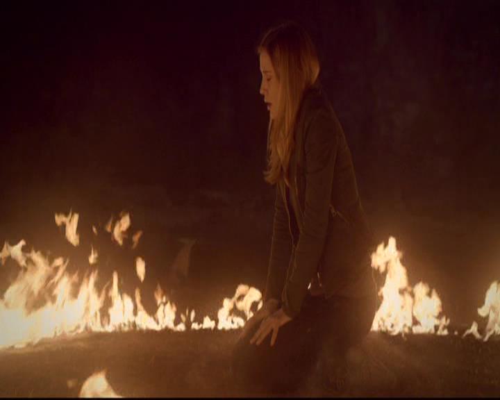 VampireDiariesWorld-dot-org_2x21TheSunAlsoRises0670.jpg VampireDiariesWorld-dot-org_2x21TheSunAlsoRises0670.jpg