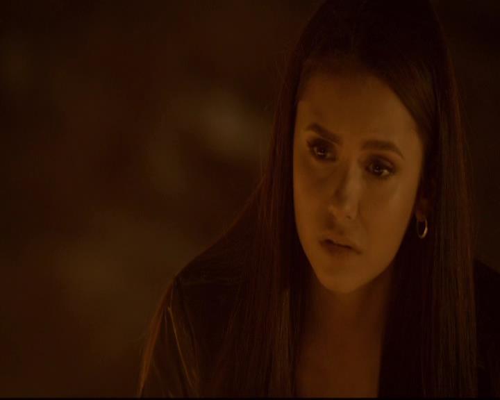VampireDiariesWorld-dot-org_2x21TheSunAlsoRises0705.jpg