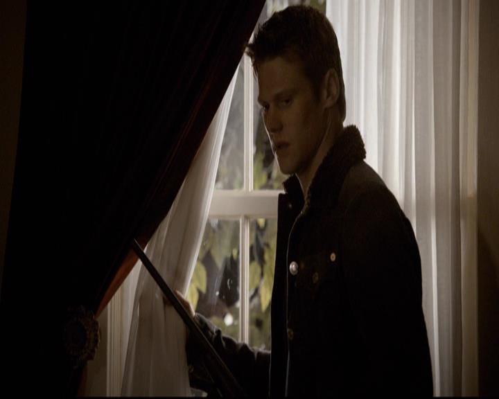 VampireDiariesWorld-dot-org_2x21TheSunAlsoRises0753.jpg
