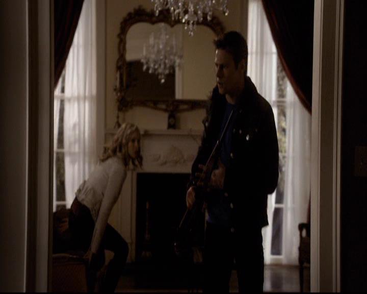 VampireDiariesWorld-dot-org_2x21TheSunAlsoRises0763.jpg