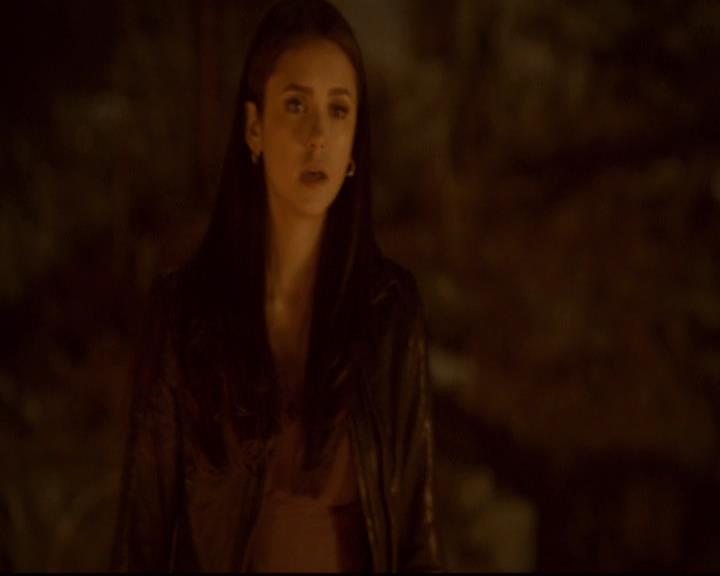 VampireDiariesWorld-dot-org_2x21TheSunAlsoRises0943.jpg