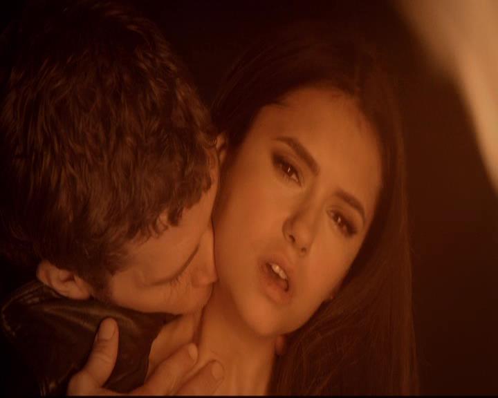 VampireDiariesWorld-dot-org_2x21TheSunAlsoRises1477.jpg
