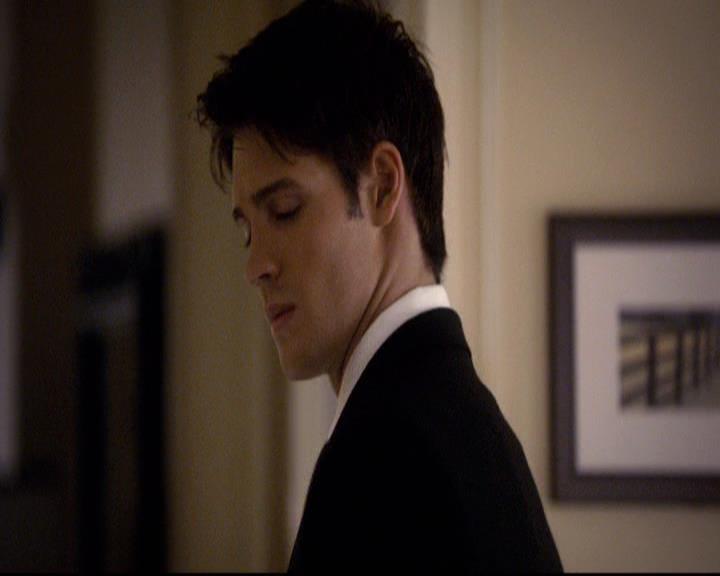 VampireDiariesWorld-dot-org_2x21TheSunAlsoRises1999.jpg