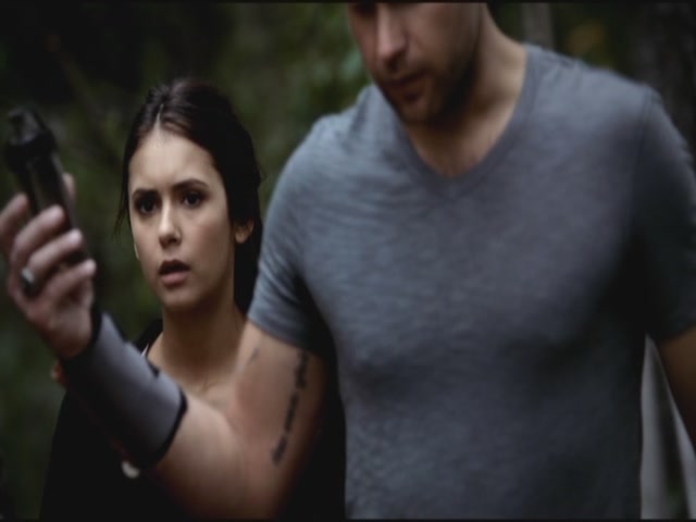 VampireDiariesWorld-dot-org-S3TVD_3x06SmellsLikeTeenSpirit0071.jpg VampireDiariesWorld-dot-org-S3TVD_3x06SmellsLikeTeenSpirit0071.jpg