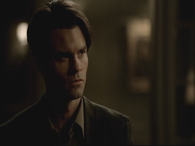 VampireDiariesWorld-dot-org-S3TVD_3x13BringingOutTheDead0075.jpg