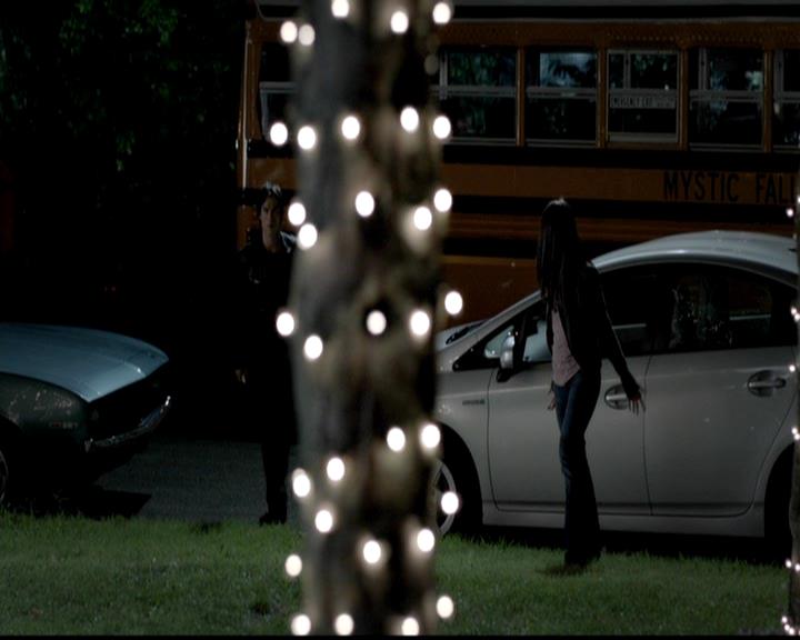VampireDiariesWorld-dot-org_4x02Memorial1973.jpg
