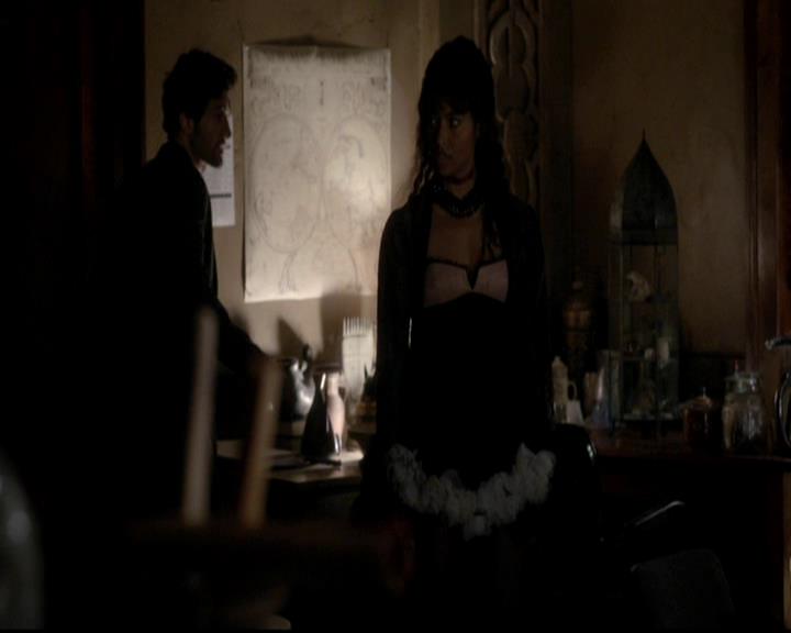 VampireDiariesWorld-dot-org_4x04TheFive1521.jpg