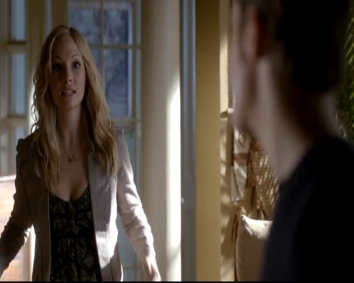 VampireDiariesWorld-dot-org_4x08WellAlwaysHaveBourbonStreet0051.jpg