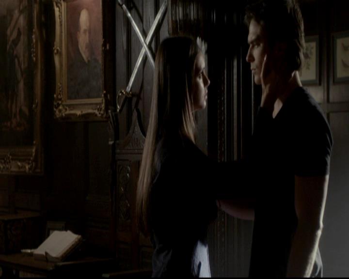 VampireDiariesWorld-dot-org_4x08WellAlwaysHaveBourbonStreet2280.jpg