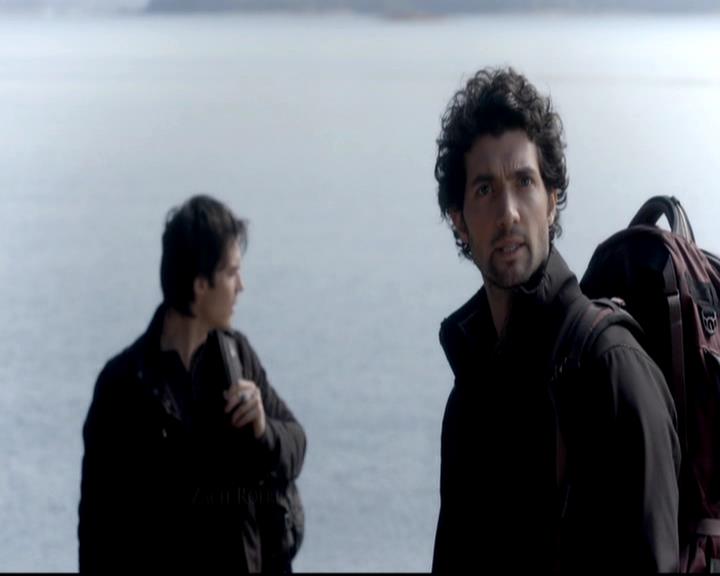 VampireDiariesWorld-dot-org_4x13IntoTheWild0171.jpg