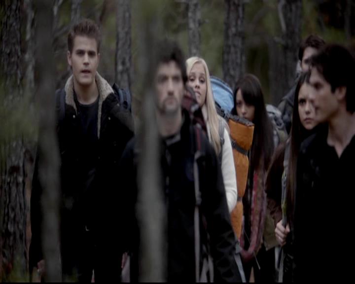 VampireDiariesWorld-dot-org_4x13IntoTheWild0441.jpg