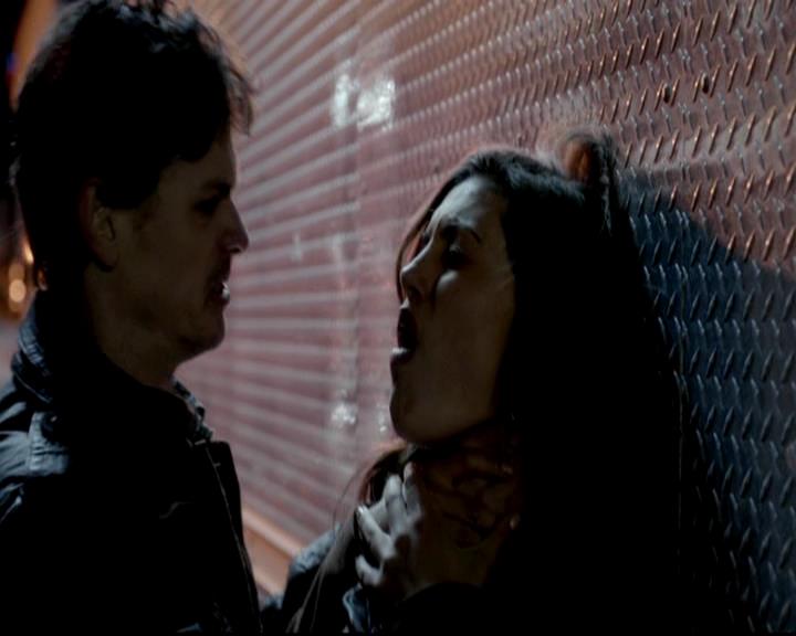 VampireDiariesWorld-dot-org_4x16BringItOn0172.jpg