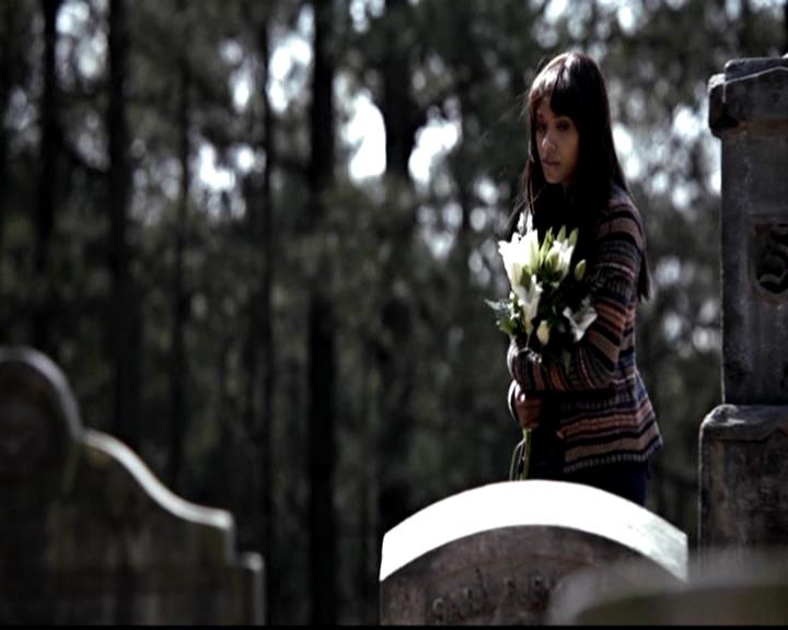 VampireDiariesWorld-dot-org_4x19PicturesOfYou0006.jpg