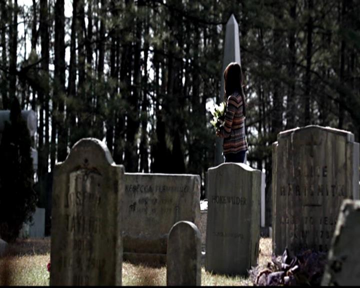 VampireDiariesWorld-dot-org_4x19PicturesOfYou0010.jpg