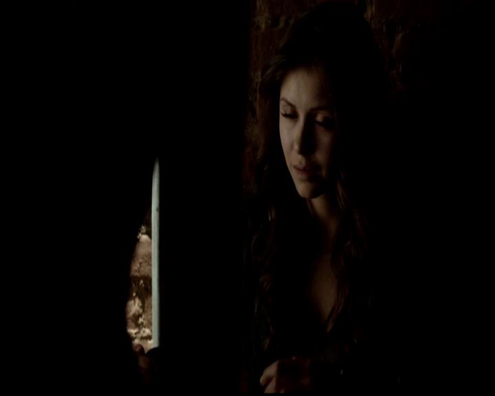 VampireDiariesWorld-dot-org_4x21ShesComeUndone0284.jpg