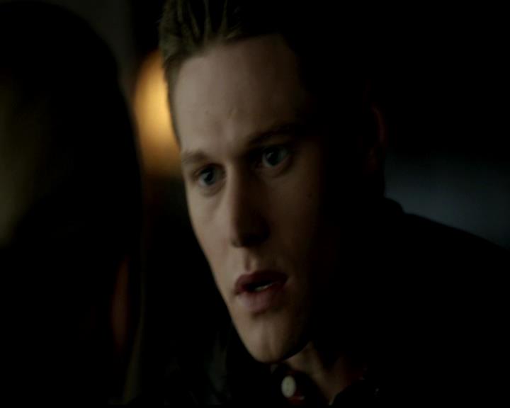 VampireDiariesWorld-dot-org_4x21ShesComeUndone0383.jpg