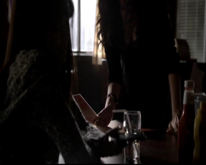 VampireDiariesWorld-dot-org_4x21ShesComeUndone0446.jpg