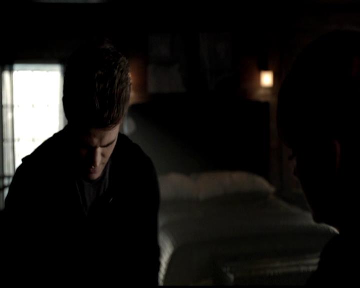 VampireDiariesWorld-dot-org_4x22TheWalkingDead0013.jpg