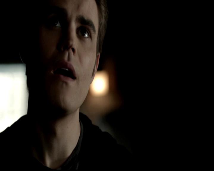VampireDiariesWorld-dot-org_4x22TheWalkingDead0037.jpg