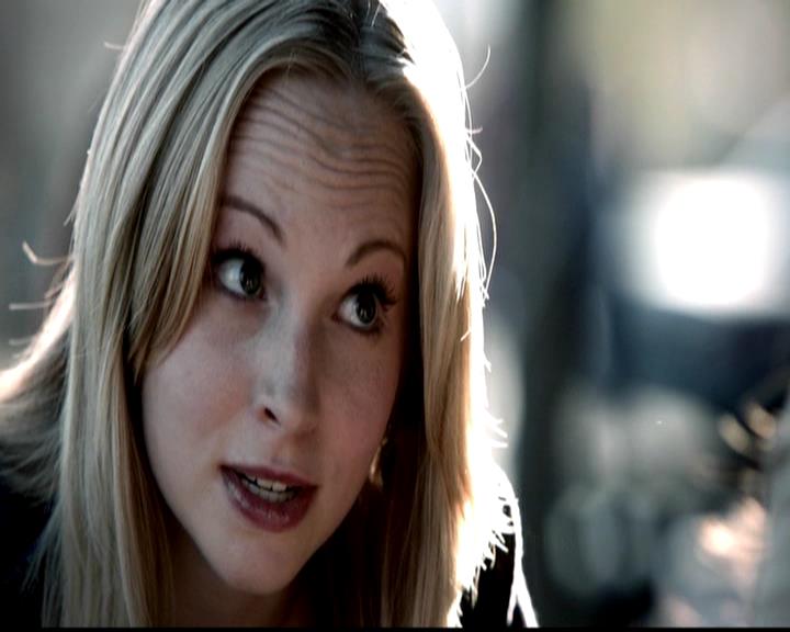 VampireDiariesWorld-dot-org_4x22TheWalkingDead0125.jpg