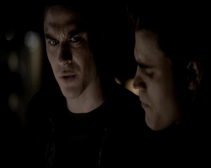 VampireDiariesWorld-dot-org_4x22TheWalkingDead0549.jpg
